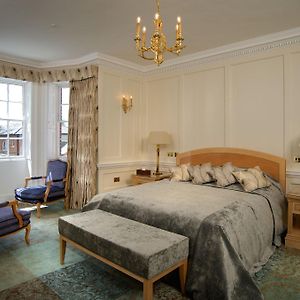 Deluxe King Suite